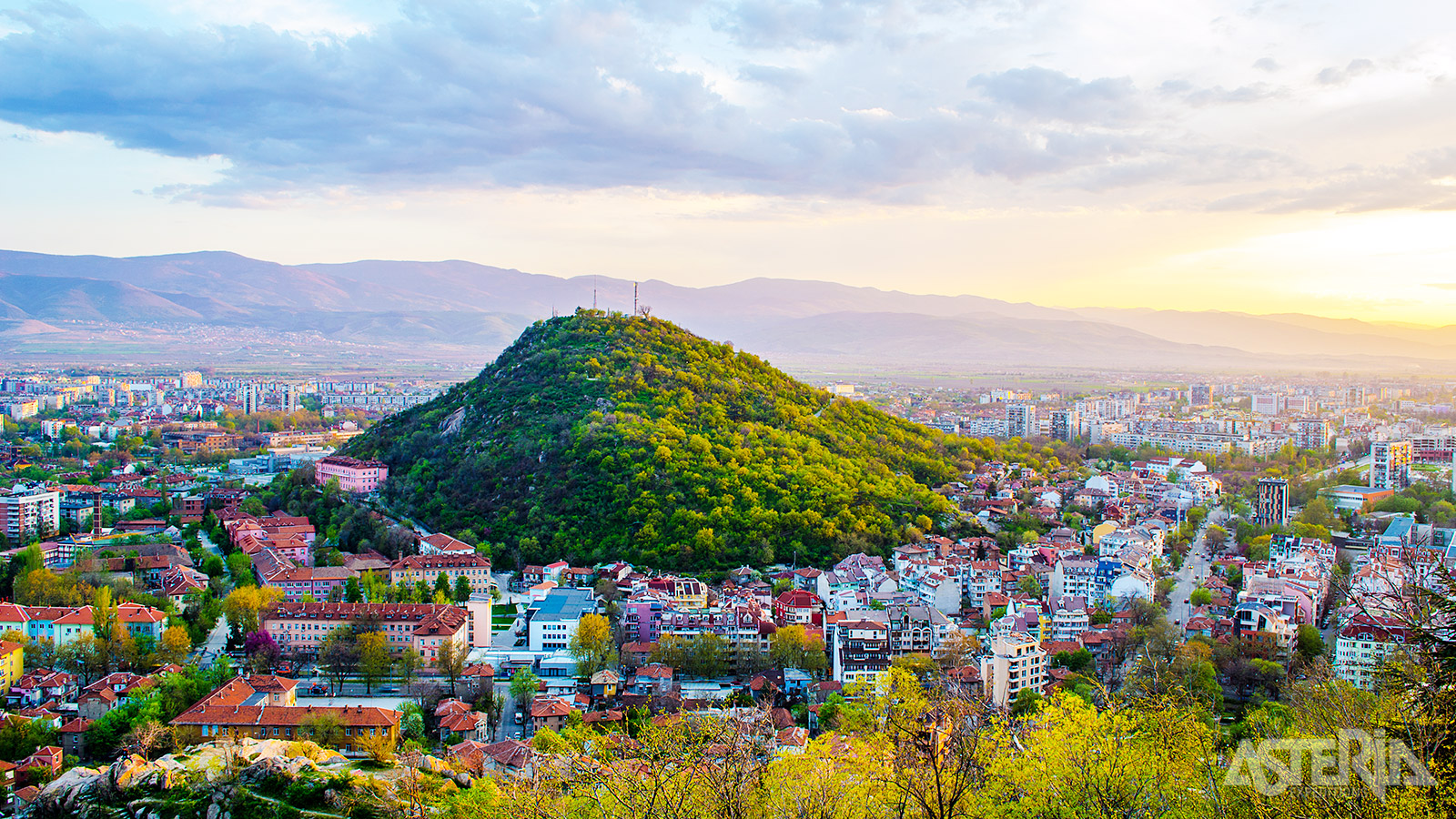 Plovdiv is één van de oudste bewoonde steden ter wereld en de op één na grootste stad van Bulgarije