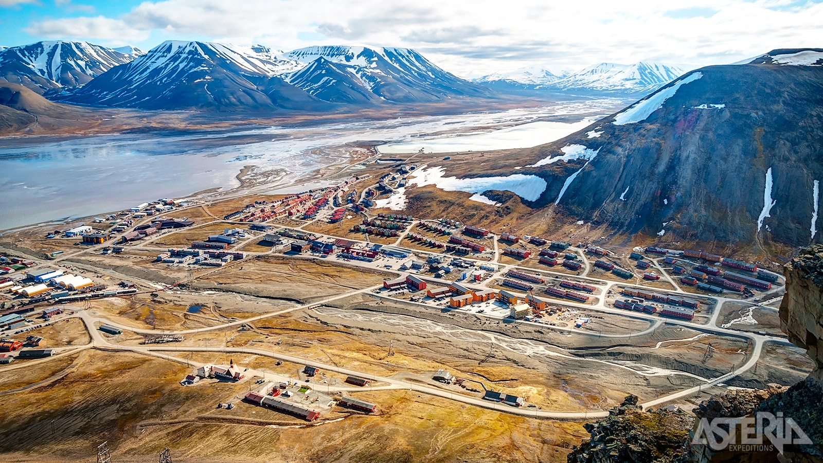 Welkom in Longyearbyen, administratieve hoofdstad van het Noorse grondgebied van Svalbard en startpunt van de expeditiecruise