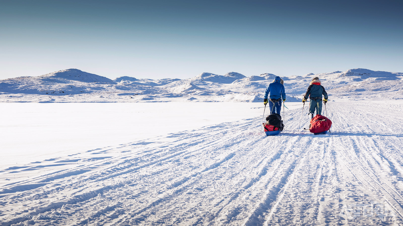 Tijdens de expeditie trek je 20km je eigen pulka voort, glijdend op aangepaste ski’s