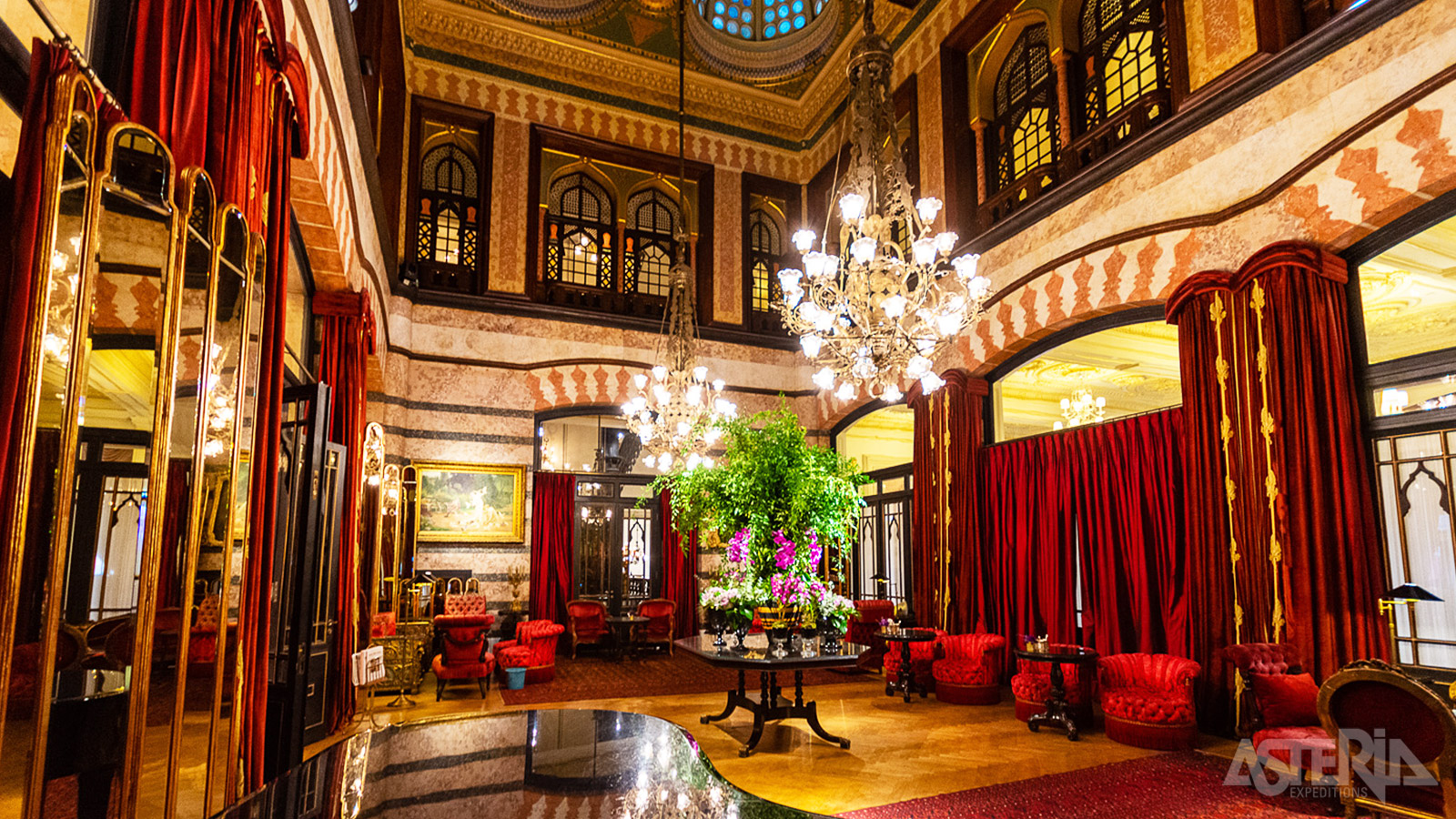 Het klassevolle Pera Palace, oudste hotel van Istanbul, werd gebouwd voor reizigers van de Oriënt Express