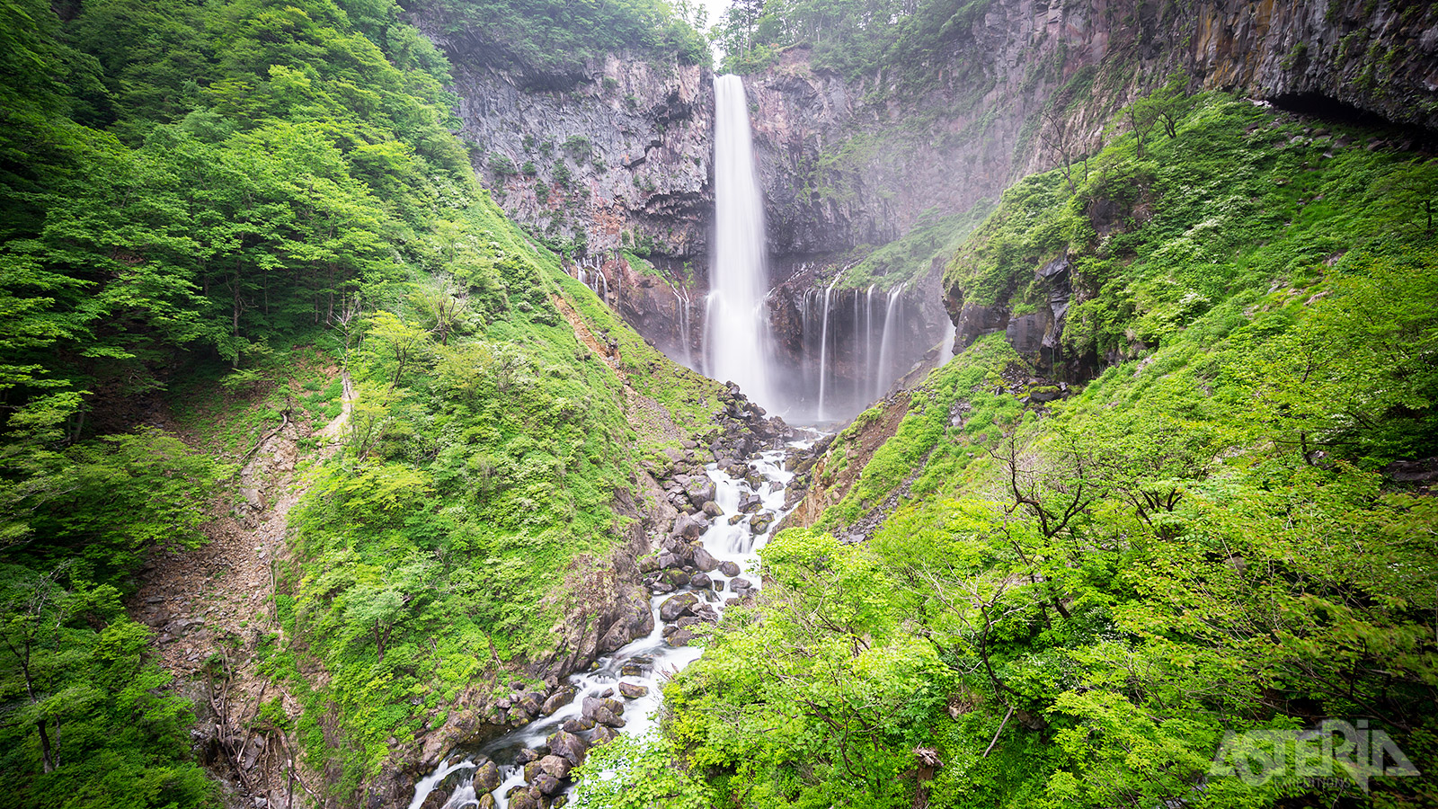 De Kegon-waterval, gelegen aan het Chuzenjimeer, is met zijn 97m de 3de hoogste van Japan