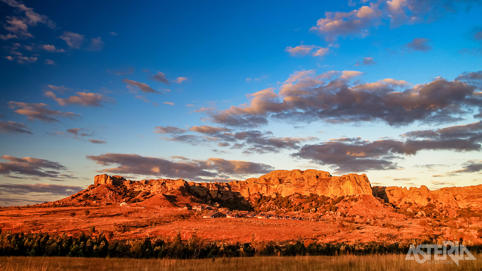 Het Isalo Nationaal Park wordt ook wel het ’Colorado van Madagascar’ genoemd, omwille van het grote bergmassief waaruit het park besta