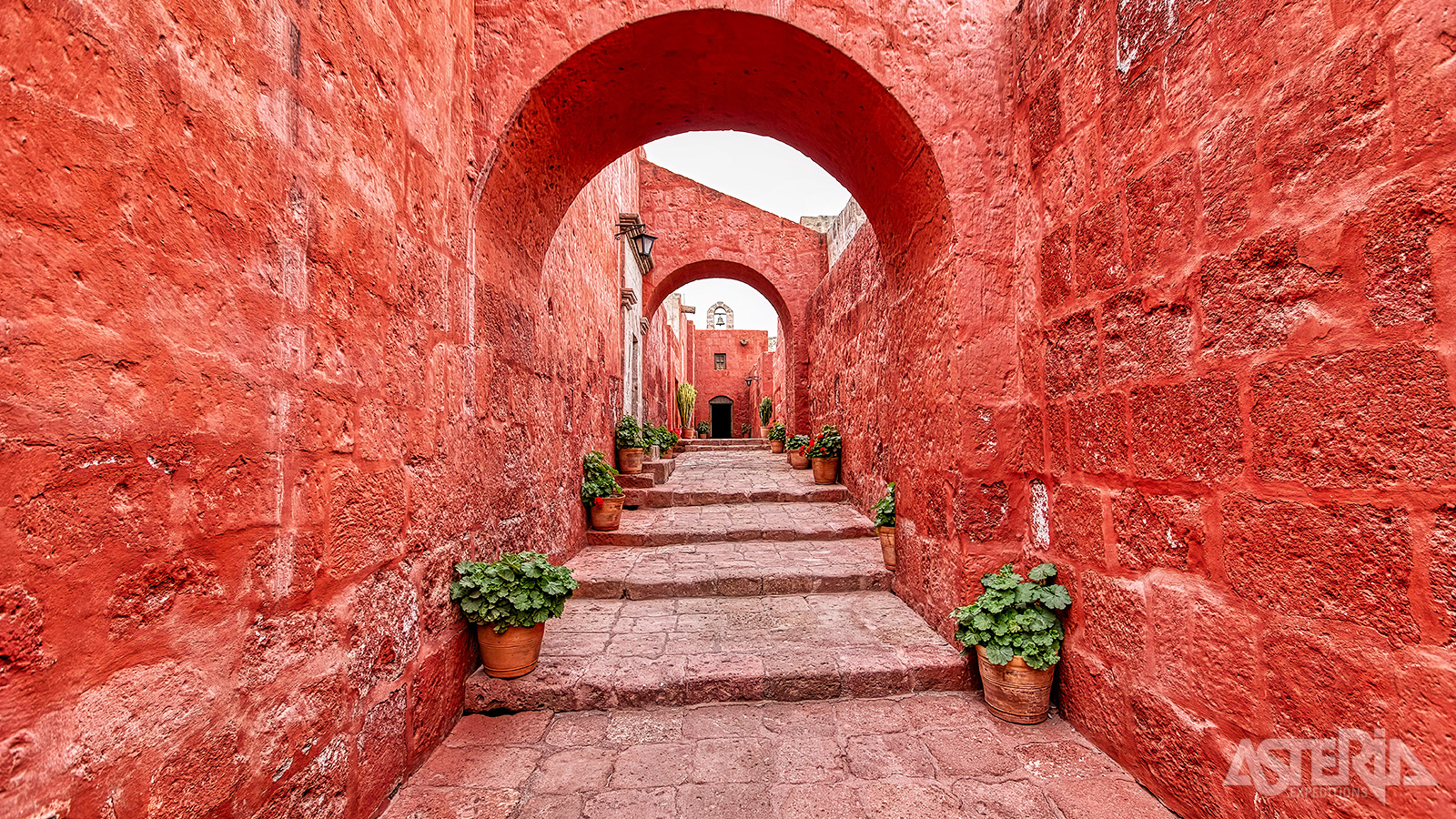 Santa Catalina is één van de grootste kloosters ter wereld waar honderden jaren lang meer dan 400 nonnen in afzondering woonden
