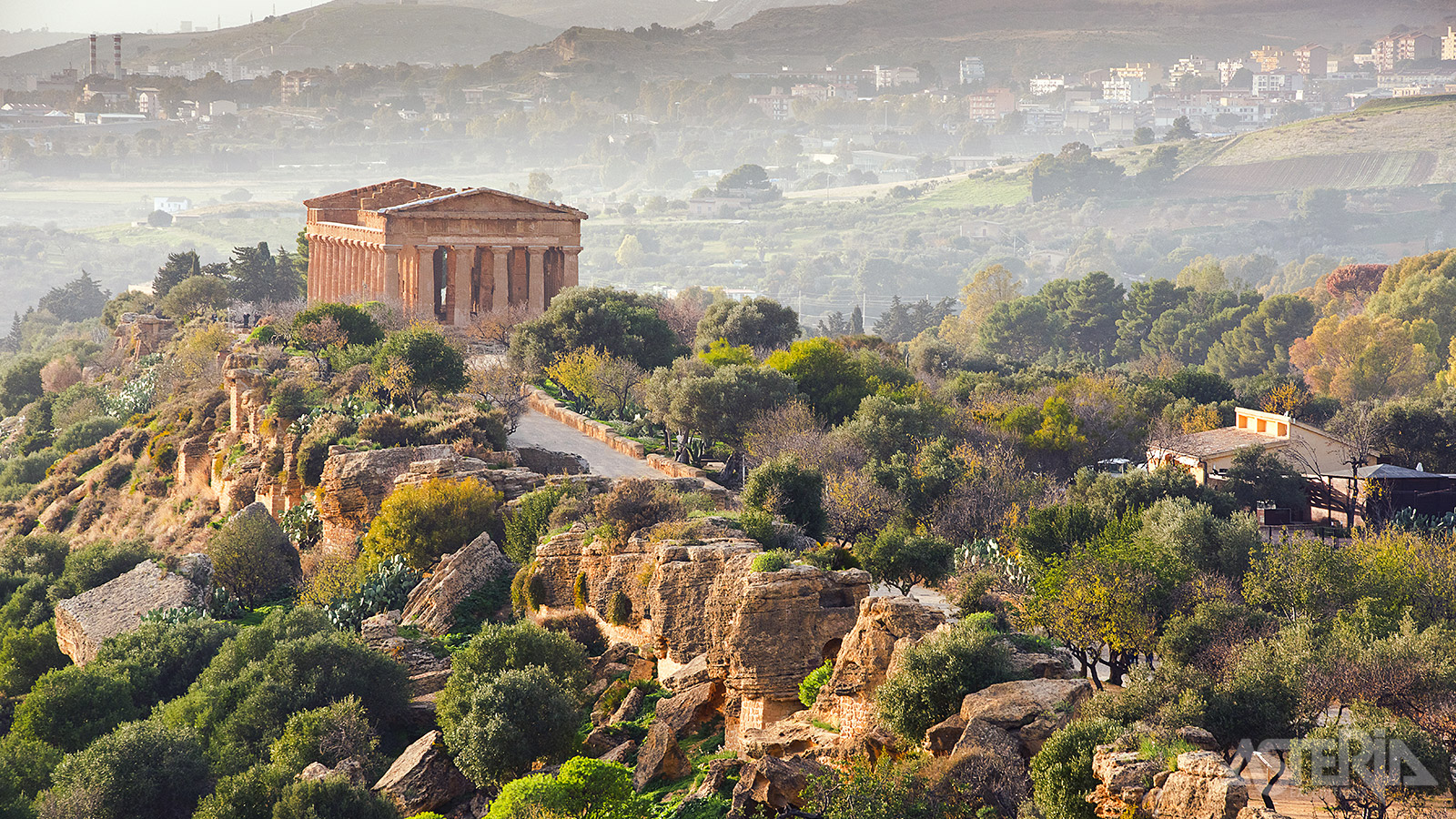 In de ’Vallei van de Tempels’ nabij Agrigento ontdek je de goedbewaarde tempel van Concordia